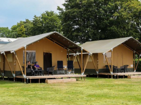 Glamping tent with bathroom in Lathum